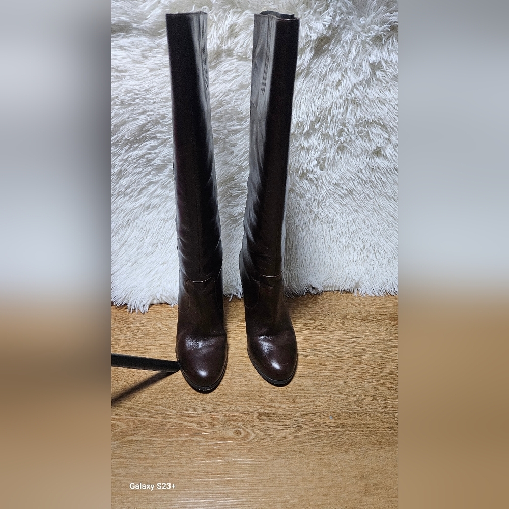 Michael Kors Brown Heeled Boots with Sophisticated Design - Picture 6 of 6
